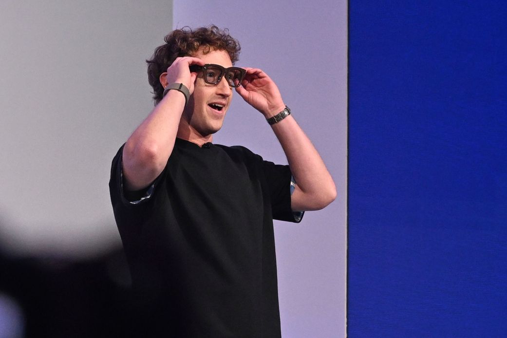 Meta Ray-Ban Display Smart Glasses